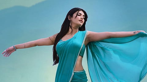 Shruti Haasan Beach Look: चाहत्यांचा चांद! 'श्रुती'चा दिल को छू लेने वाला अंदाजच भाळतो