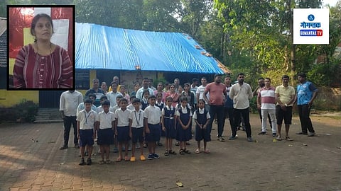 Shiroda Parents Teacher Issue: ही शिक्षिका पहिली आणि दुसरीच्या विद्यार्थ्यांना योग्य प्रकारे शिक्षण देत नसल्याचे पालकांचे म्हणणे असून तिची लवकरच बदली व्हावी आणि तेव्हाच विद्यार्थी शाळेत येतील अशी मागणी केली जातेय