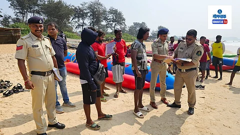 Goa News: कळंगुट येथे पोलिसांकडून वॉटरस्पोर्ट्सच्या कागदपत्रांची अचानक तपासणी