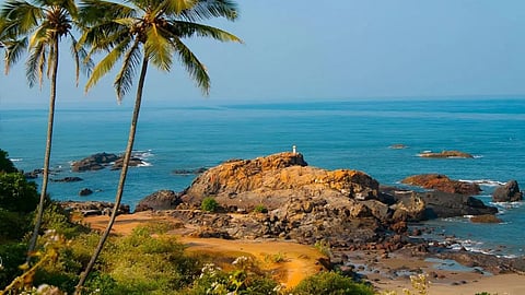 Casaulim Goa: एक सेल्फी घेऊन येतो म्हणला अन् परतलाच नाही; कासावली समुद्राजवळील खडकावर कोसळून तरुणाचा मृत्यू