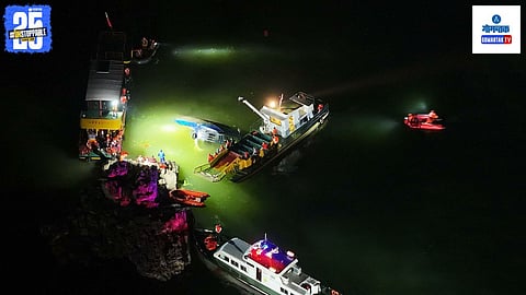4 tourist boats capsized in china