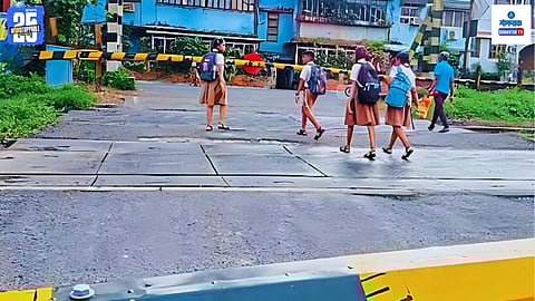 Comba Margao railway gate problem