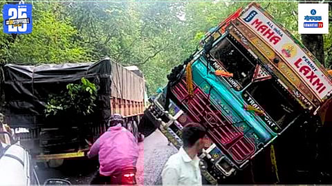 Huge Traffic On Jamboti-Chorla-Goa road