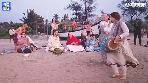 Arambol foreign tourists bhajan