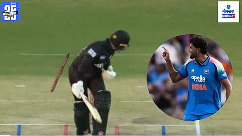 Devon Conway Clean Bowled Video