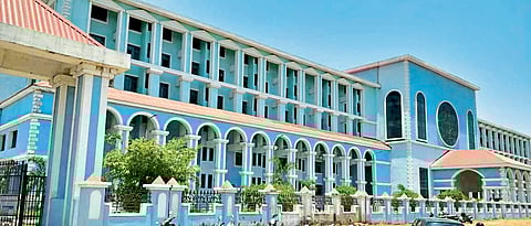 South Goa District Hospital: कॅज्युल्टीमध्ये मोठ्या प्रमाणावर रुग्ण येतात; एका डॉक्टरला दर दिवशी ३० ते ४० रुग्ण हाताळावे लागतात