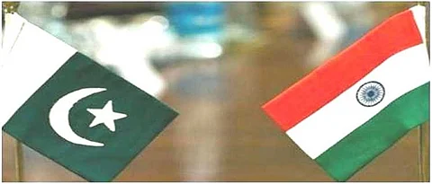 India warns Pakistani officials to abide the bilateral agreements
