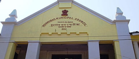 Mormugao municipal council workers surround chief officer's home over the issue of wages