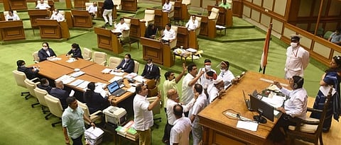 Pratap Singh Rane said dont sit and do laptop laptop In Goa assembly