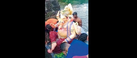 फातोर्डा तळीवर गर्दी