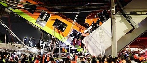 A tragic accident in Mexico The bridge with the metro train collapsed