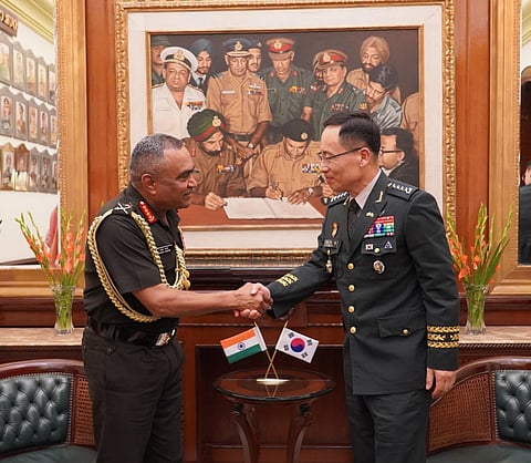 South Korean Chief of Staff Park Jeong-Hwan holds talks with Gen Manoj Pande