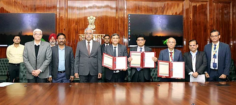 MoD inks MoUs with BEML, BEL & MIDHANI for Advanced Fuelling and Control System