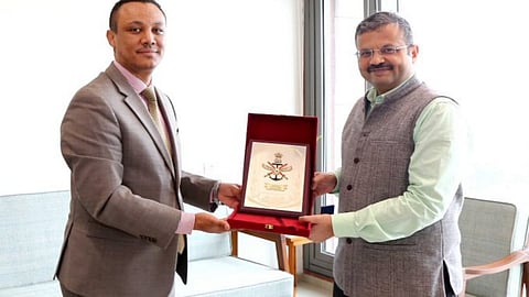 Alt="Ethiopian Ambassador to India Nebiyu Tedla and Joint Secretary in MoD Amitabh Prasad"