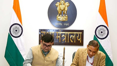 Alt="MoD signs contract for procurement of BrahMos Fire Control System and Launchers for Indian Navy"