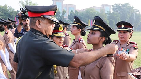 Alt="Lt Gen Avinash Das with newly commissioned officers of MNS"