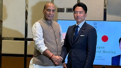 Alt="Rajnath Singh and Shinjiro Koizumi"