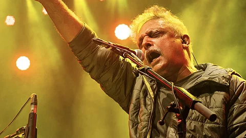 Dehradun, brace yourselves for an unforgettable evening this March with the legendary Piyush Mishra!