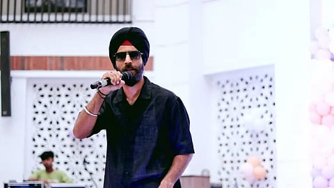 Jaskaran Singh Julka is performing live in Dehradun today & it's a standup set you cannot miss!