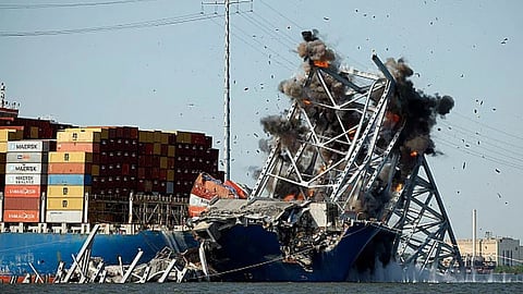 Container ship sink