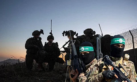 soldiers are preparing
