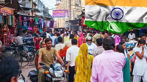 indian market, indian people in street