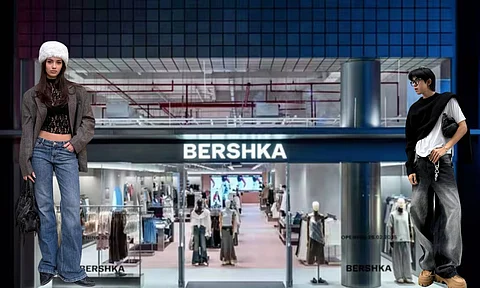 Bershka Show room two models