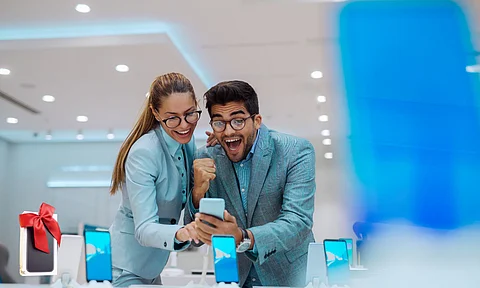 people buying new phone