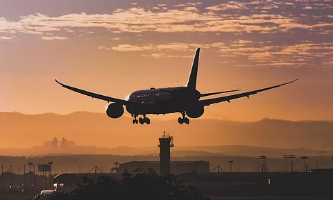 An Aeroplan going for landing