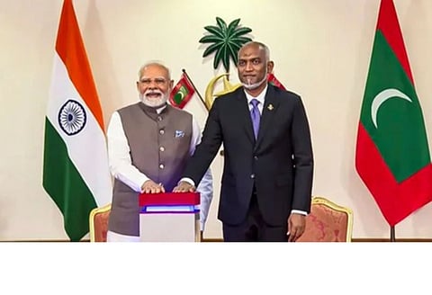 പിണക്കം മാറി, മോദിയും മുയിസുവും കൈകൊടുത്തു; മാല ദ്വീപിന് ഇന്ത്യയുടെ 4,850 കോടി വായ്പ