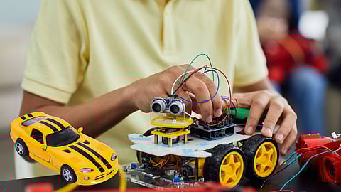 ₹32,000 കോടിയുടെ വിപണി! 153 രാജ്യങ്ങളില് ഇന്ത്യന് കളിപ്പാട്ടങ്ങള്, വീണ്ടും വളരാന് ഇ-ടോയ് ലാബിന് തുടക്കം