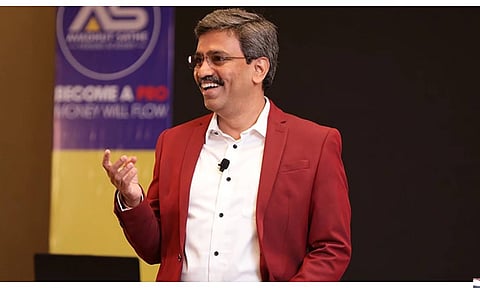 ഓഹരി വിപണിയെ ഞെട്ടിച്ച് അവധൂത് സാഠേ, ₹546 കോടി തിരികെ നല്കാന് ഉത്തരവിട്ട് സെബി, വിപണി വിലക്ക് വേറെയും