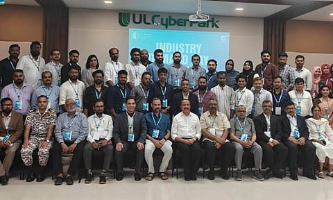 വ്യവസായ-വിദ്യാർത്ഥി ബന്ധത്തെ പ്രോത്സാഹിപ്പിക്കുന്നതിനായി നടത്തിയ വ്യവസായ ഡിമാൻഡ് പരിപാടിയിൽ പങ്കെടുത്തവർ.