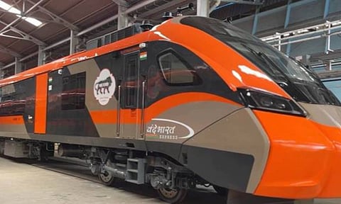 വെയിറ്റിംഗ് ലിസ്റ്റും ആർ.എ.സിയും ഇല്ല! കുറഞ്ഞ നിരക്ക് 960 രൂപ മുതൽ, കൺഫോംഡ് ടിക്കറ്റുകൾക്ക് മാത്രം അനുമതി, വന്ദേ ഭാരത് സ്ലീപ്പർ വിശേഷങ്ങള് ഇങ്ങനെ