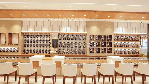 5 മണിക്കൂറിനിടെ ഒരു പവനില് ₹3,160 രൂപയുടെ വര്ധന! ഇത് ഞെട്ടിക്കല് സ്വര്ണം!