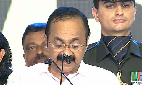 ജനലക്ഷങ്ങള് സാക്ഷി, വി.ഡി സതീശന് മുഖ്യമന്ത്രിയായി അധികാരമേറ്റെടുത്തു