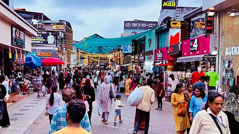 ഗള്ഫിലെ യുദ്ധ ആശങ്കയില് കേരളത്തിന്റെ ഓണക്കാല മുന്നൊരുക്കം; ബിസിനസ് ലോകം കാത്തിരിക്കുന്ന ആ 'ഓഗസ്റ്റ് മാജിക്' നടക്കുമോ?