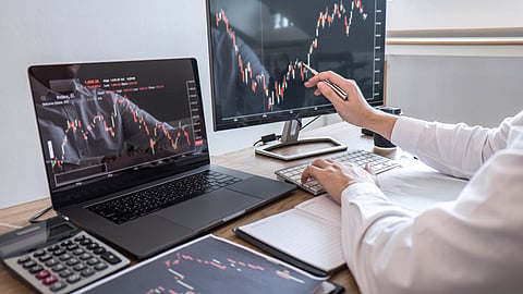 FII DII Shareholding Rises Mid Cap Stocks
