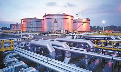 ബിപിസിഎല് വില്പ്പന : റിലയന്സും സൗദി അരാംകോയുമടക്കമുള്ള വമ്പന്മാര്ക്ക് താല്പ്പര്യമില്ല, ഓഹരിയില് വിലയില് ഇടിവ്