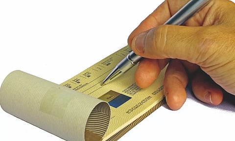 പണമില്ലാതെ ചെക്ക് മടങ്ങുന്നത് ക്രിമിനല് കുറ്റമായി തുടരും