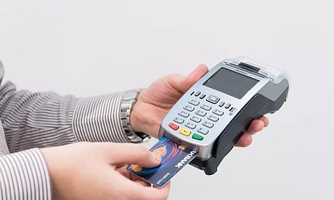 പ്രതിസന്ധികള്ക്കിടയിലും ക്രെഡിറ്റ് കാര്ഡിന്റെ കടം വീട്ടാം; വഴികളിതാ