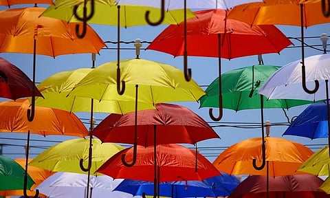 പുതിയ ഫാഷനുകളുടെ കുടമാറ്റമില്ലാതെ കുടവിപണി, കോടികളുടെ നഷ്ടം