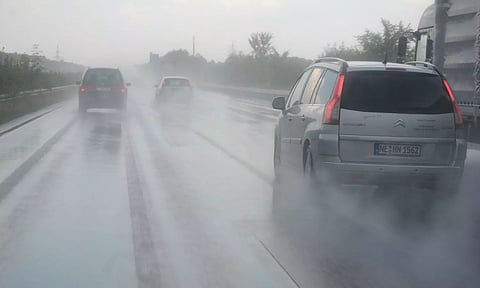 മഴക്കാലത്തെ വരവേല്ക്കാം, വാഹനങ്ങള്ക്ക് കരുതലൊരുക്കാം