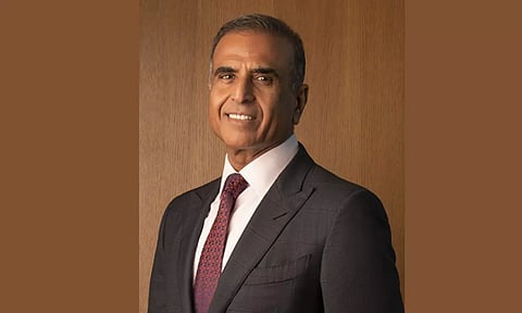 ടെലികോം കമ്പനികള് പ്രതിസന്ധിയില്; നിരക്ക് വര്ധിപ്പിക്കേണ്ടി വരുമെന്ന് സുനില് മിത്തല്