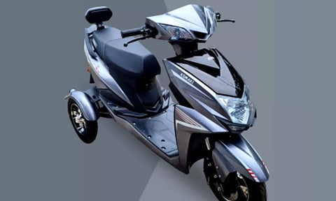 ഉല്പ്പാദനം വര്ധിപ്പിച്ചു, ഇലക്ട്രിക് സ്കൂട്ടറുകളുടെ മുന്നിരയിലെത്താന് കൊമാക്കി