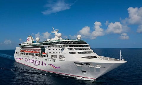 ടൂറിസം മേഖല കോവിഡ് പ്രതിസന്ധി മറികടന്ന് സജീവമാകുന്നു; 1200 സഞ്ചാരികളുമായി ആഡംബര കപ്പല് കൊച്ചിയിലെത്തി