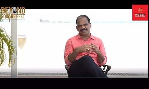 ഫോട്ടോ - അസറ്റ് ഹോംസ് സംഘടിപ്പിച്ചു വരുന്ന ബിയോണ്ട് ദ സ്ക്വയര് ഫീറ്റ് പ്രഭാഷണ പരമ്പരയിലെ ഇരുപതാമത് പതിപ്പില് ഐജി പി വിജയന് ഐപിഎസ് ലോകപാര്പ്പിടദിന പ്രഭാഷണം നടത്തുന്നു