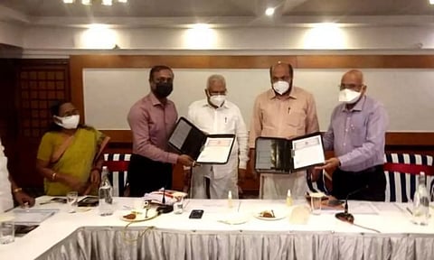 ഫാഷന് ഡിസൈനിംഗ് സങ്കേതങ്ങള് എത്തുന്നു; ഖാദി വസ്ത്രങ്ങള് ഇനി ഫാഷന് മികവോടെ