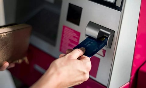 ഏപ്രില് 1 മുതല് ബാങ്കുകളുടെ എടിഎം ഇടപാട് നിയമങ്ങള് മാറുന്നു; ഇക്കാര്യങ്ങള് അറിഞ്ഞിരിക്കണം