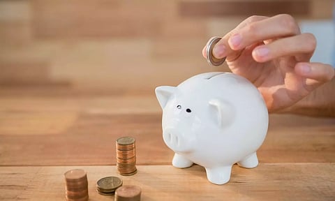 റിസര്വ് ബാങ്ക് പണനയം; ലോണ് എടുത്തവരും നിക്ഷേപകരും ഇപ്പോള് എന്ത് ചെയ്യണം?